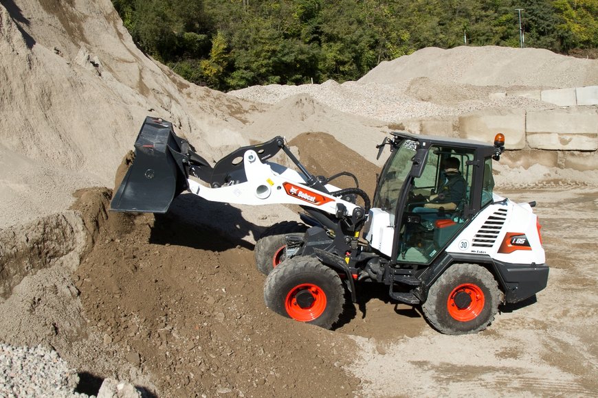 First Bobcat L85 Compact Wheel Loader Sold in Italy